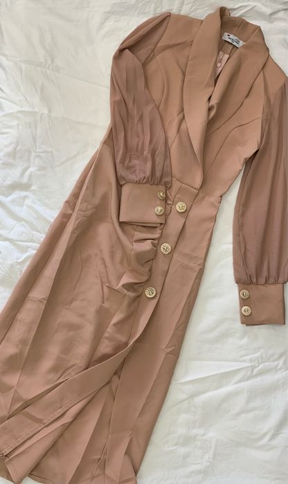 Продам несколько платьев