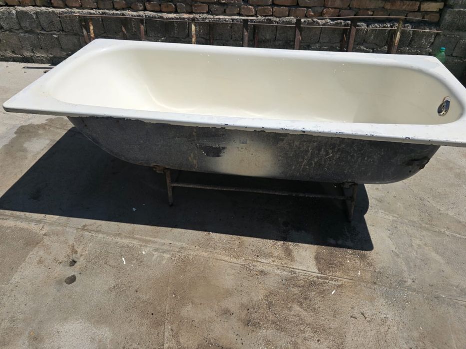 Ванна в среднем состоянии!!