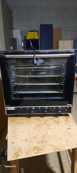 Продам печь конвекционная (Новый)
