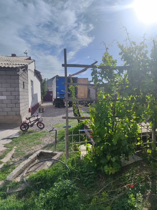 Үй сатылады тез арада.