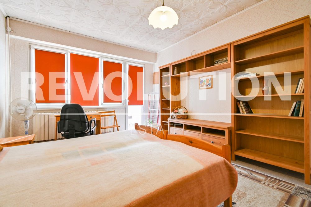 Дава се под наем Тристаен апартамент в София, Света Троица - 110 кв.м за 650 € - Снимка #9