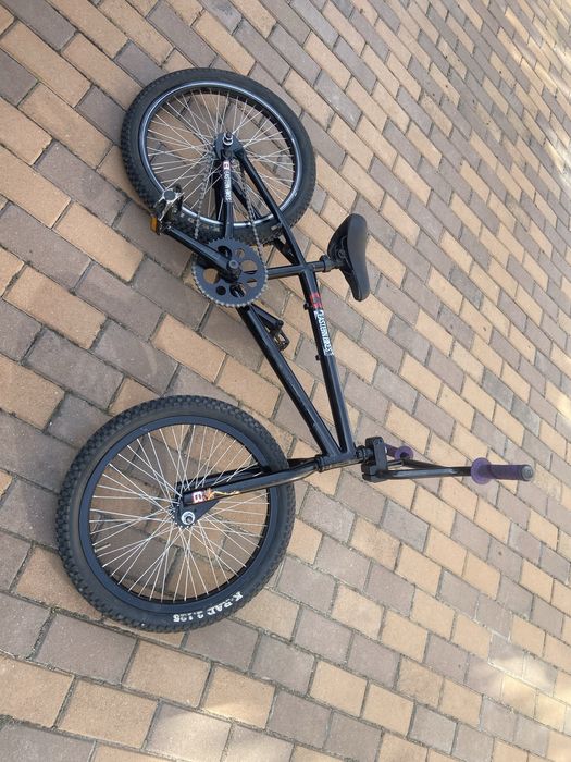 Bicicleta BMX pentru copii