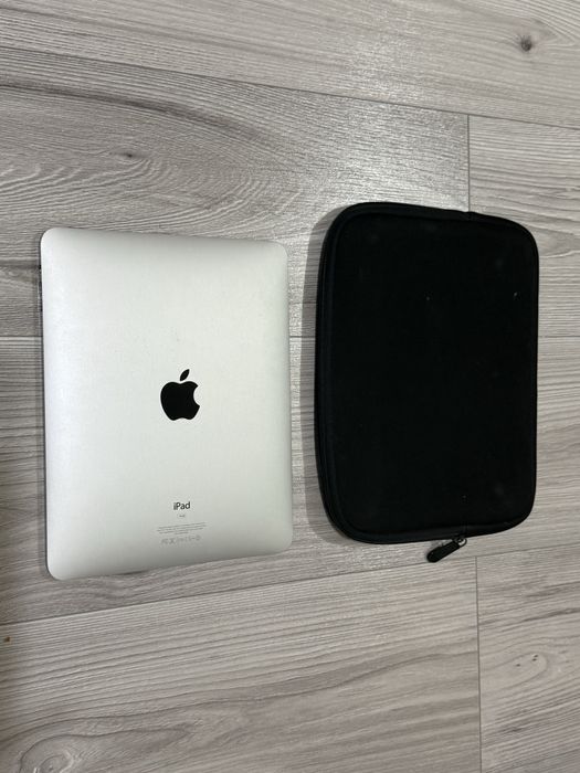 Tableta ipad functionala + husa