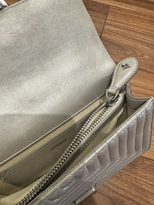 Луксозна кожена чанта PINKO в сребристо