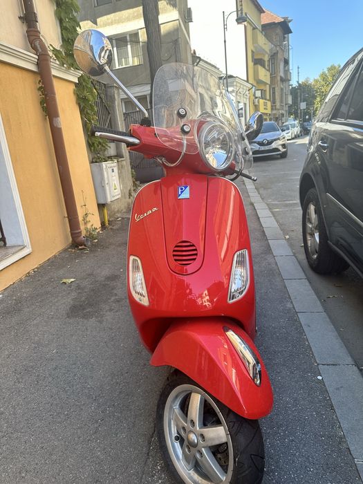 Scuter Piaggio Vespa LX-50 rosu, cu kit Mallossi fara limitator (70 km/h), topcase si parbriz