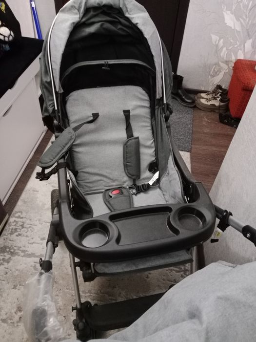 Продам коляску весна-лето