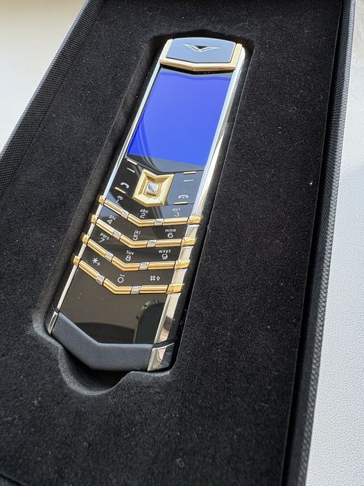Продам телефон vertu
