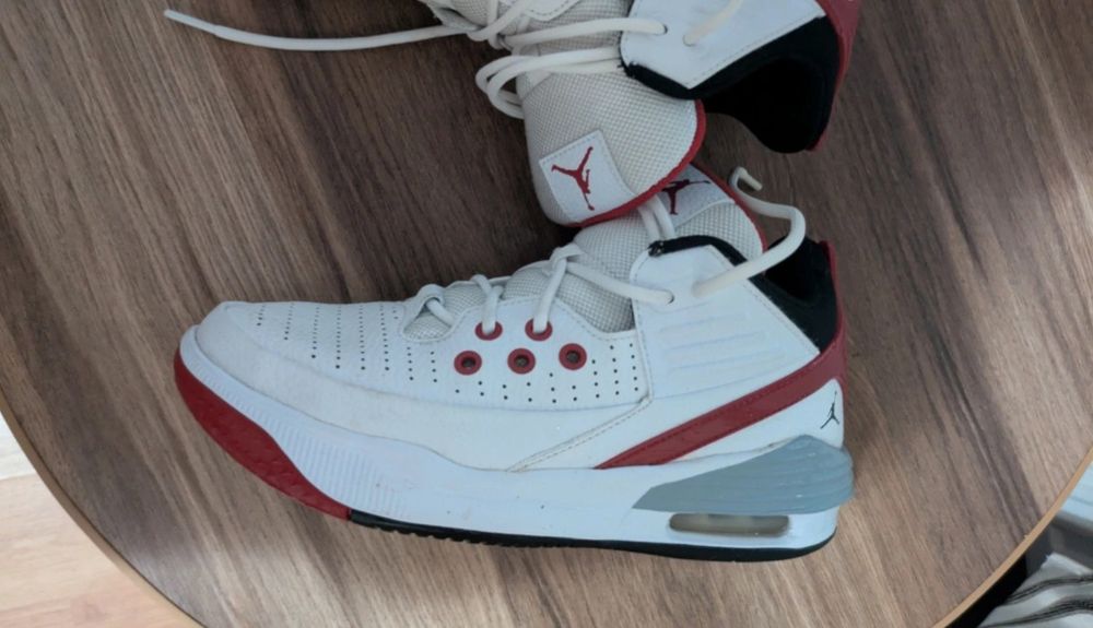 Jordan max aura 38/38.5