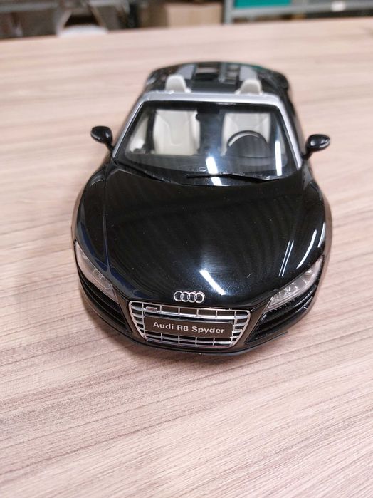 Kyosho Audi R8 Spyder 1/18