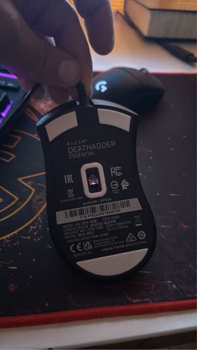 Vand tastatura hyperx si mouse Razer