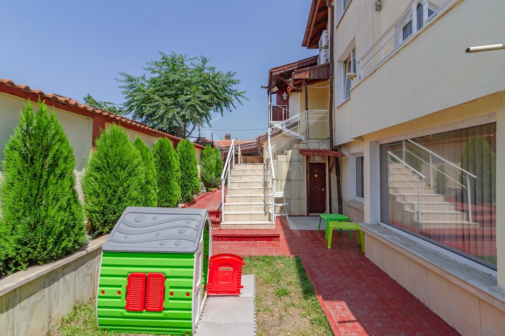 Продава се Къща в София, Левски - 450 кв.м за 1700 €/кв.м - Снимка #2