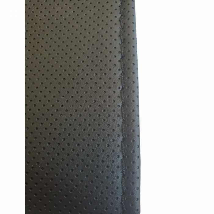 Шиещ се калъф за волан Boss от еко кожа - черен цвят, перфориран 38 см - различни модели