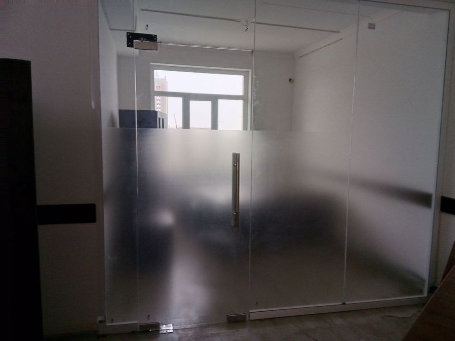 Стеклянные двери.1дона.размери 290#270