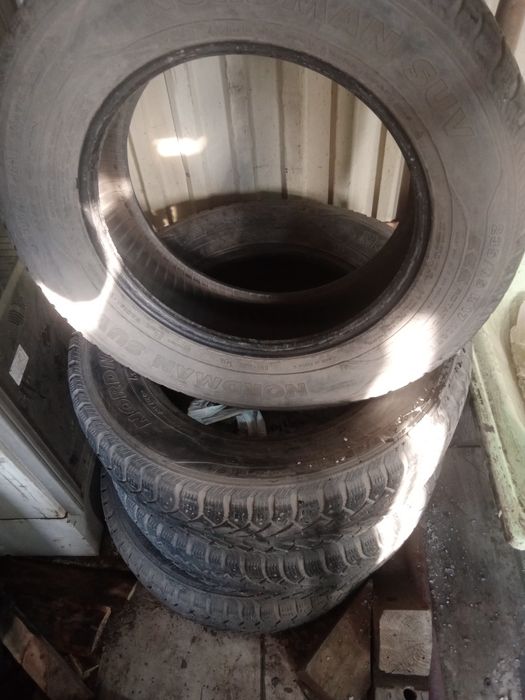 Продам зимнию резину размер 17 остальное в описание