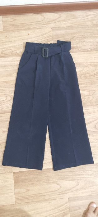 Школьные Брюки на девочку продаю