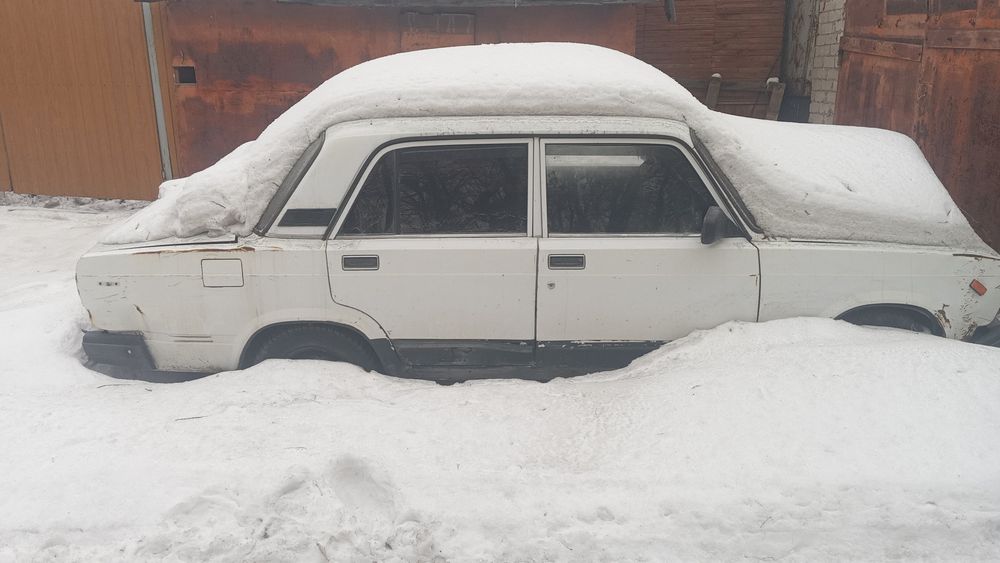 Продам ваз 2107 на разбор