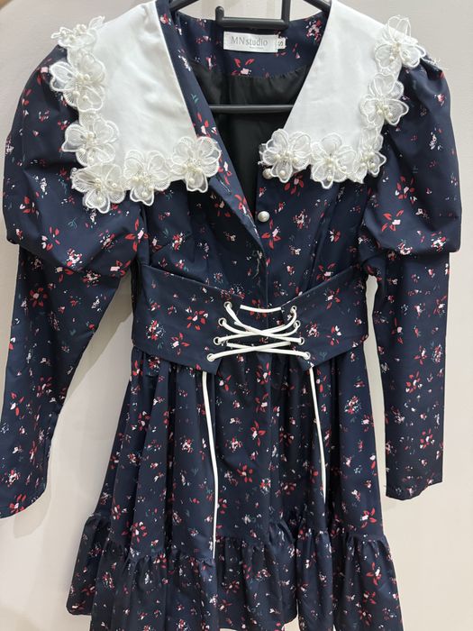 Платье для девочек S, новое,куплено в (OYLA)