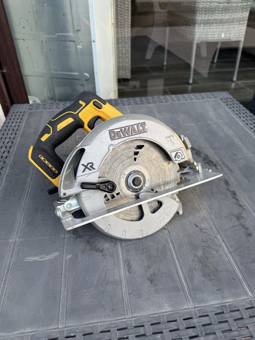 Dewalt dcs570.