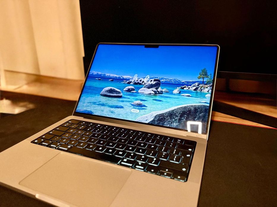 Лаптоп Apple MacBook Pro M1 Pro 14 2021. Перфектен.