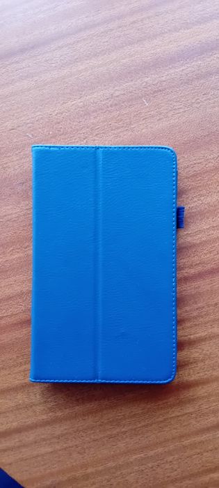 Продавам таблет HUAWEI 8инча.