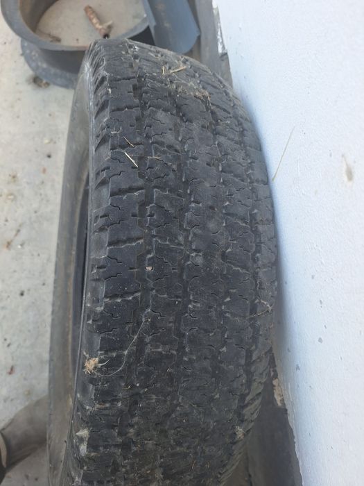 Балон 225.75R16 на уаз