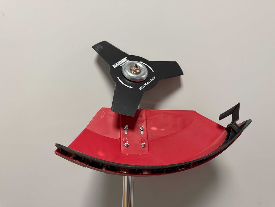 Коса бензинова с нож и корда 4-такт 0.8kW RD-GBC11