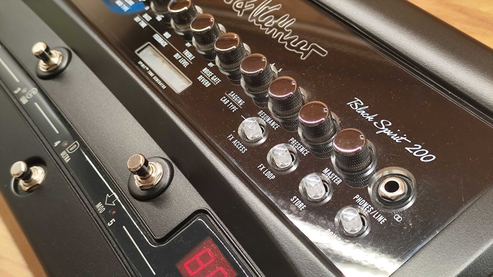 Hughes & Kettner Black Spirit Floor 200