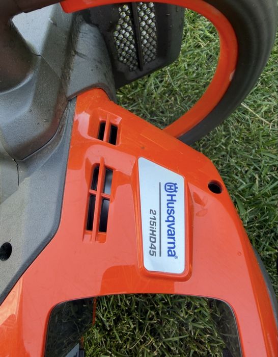 Акумулаторен храсторез Husqvarna 215iHD45, 36 V, 2 Ah, 45 см, с батерия и зарядно