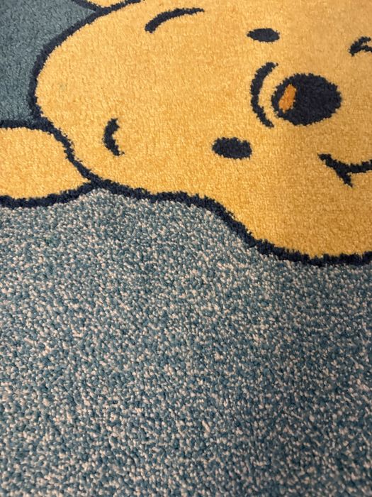 Килим за детска стая в синьо и жълто Мечо Пух
