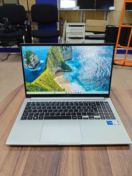 Samsung Galaxy Book2 i5-12gen 16/512