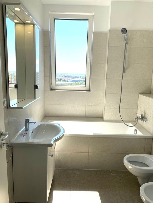 Cazare/Chirie Apartament cu trei camere regim hotelier,AEM