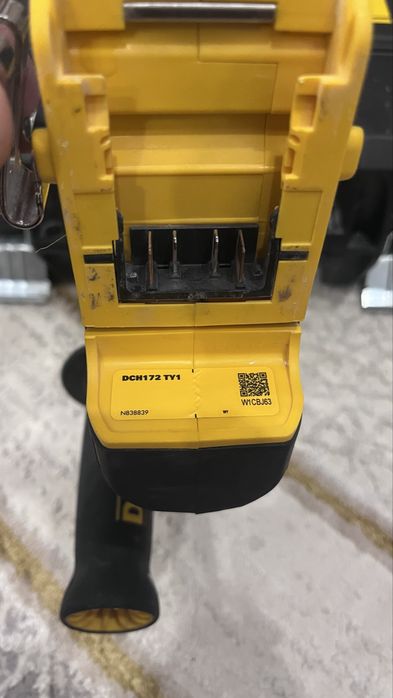 Перфоратор DeWALT