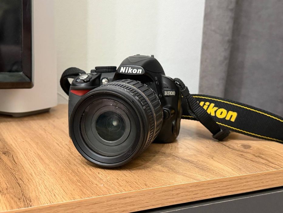 Nikon D3100 два обьектива