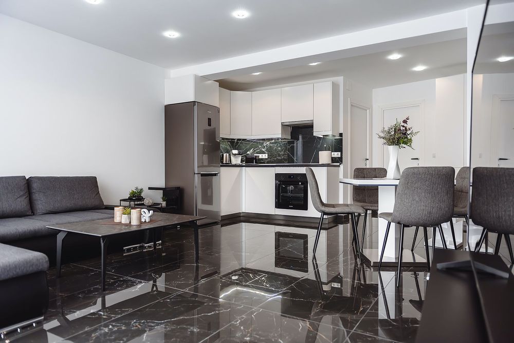 De închiriat în regim Hotelier - Apartament nr. 3 BLACK & WHITE