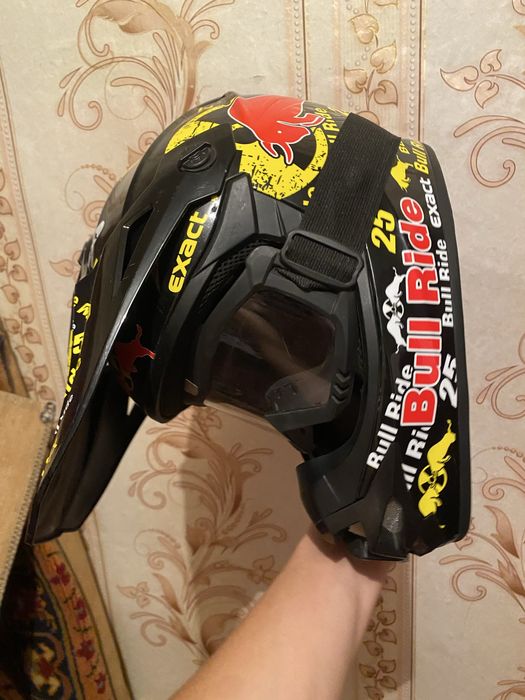 спортивный шлем продам