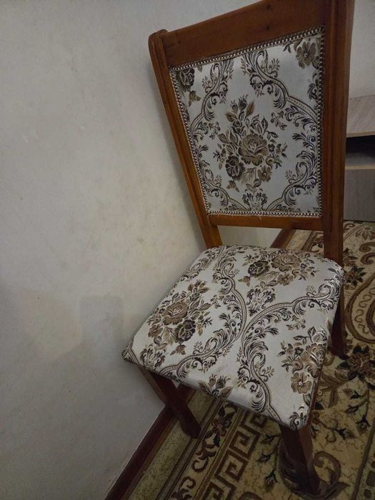 Продам деревянные стулья
