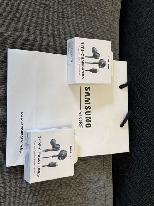 ЗАПЕЧАТАНИ Samsung Type-C EarPhones