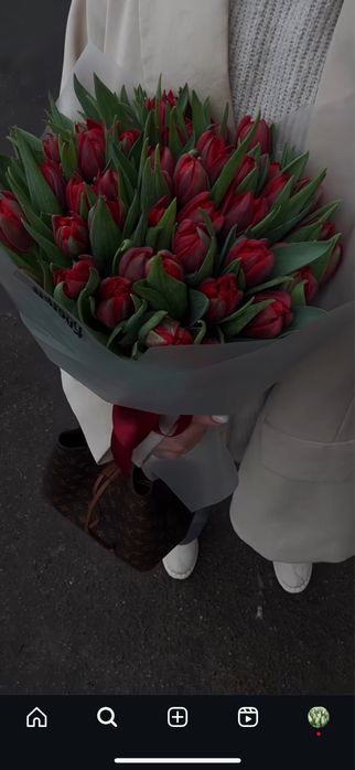 Букеты / цветы на 8 марта / тюльпаны