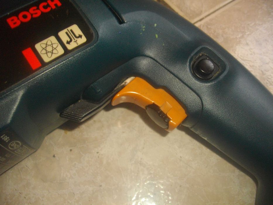 Бормашина Дрелка AEG/ Bosch Профи/ Ръчен Циркуляр 1300 Вата-ф200мм