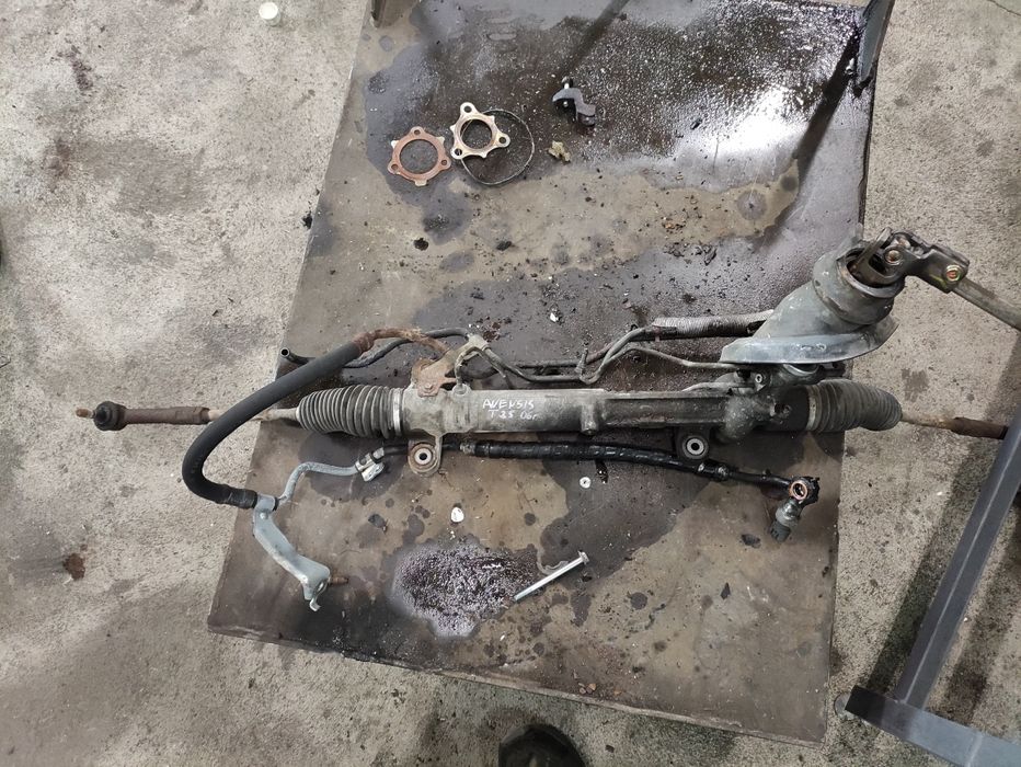 Хидравлична рейка за Toyota Avensis T25
