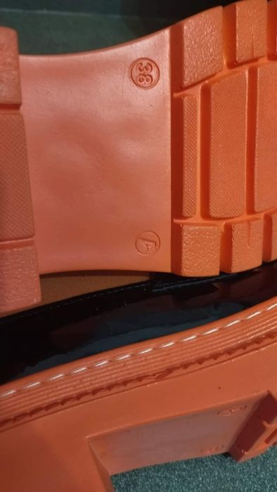 Обувки с мека подметка, всекидневни.Нови !