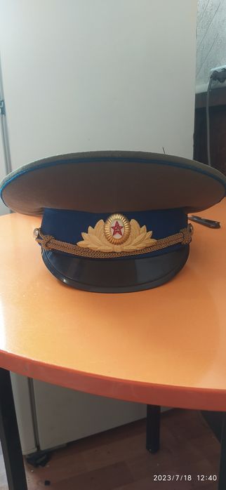 Фуражка парадная  офицерского состава КГБ СССР
