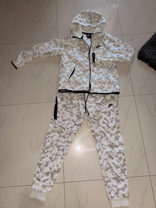 Nike Tech Army-EDITIE LIMITATA