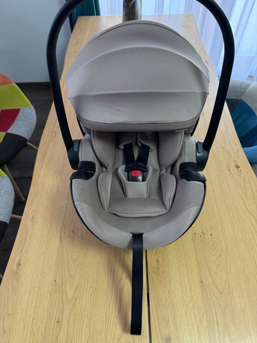 Scoică auto Britax Römer Baby-Safe Pro + baza Isofix + insert de nou născut