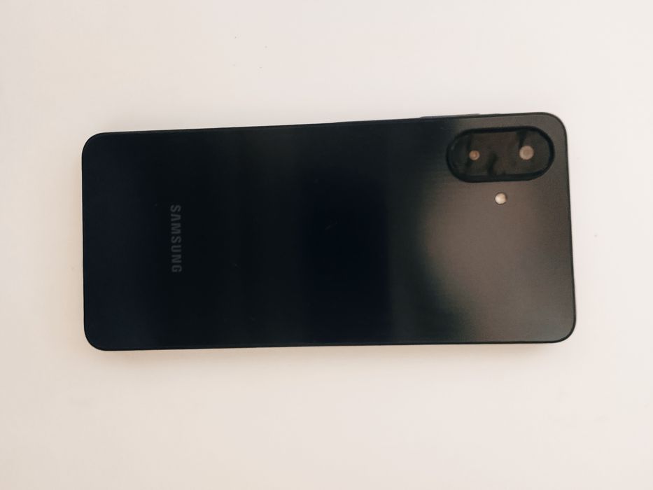 Samsung на запчасть только экран  7707х534х4725 5октябр  город Шу