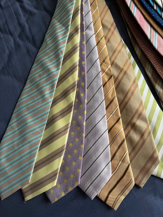 Продавам чисто нови маркови вратовръзки