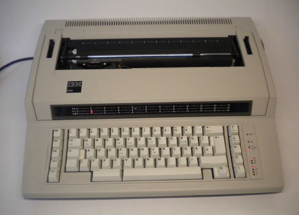 Masina de scris OLIVETTI LETTERA 35 , IBM 6715-001 si Ideal Naumann
