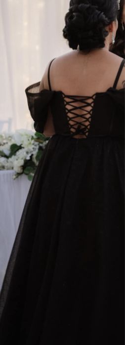 Черна официална рокля