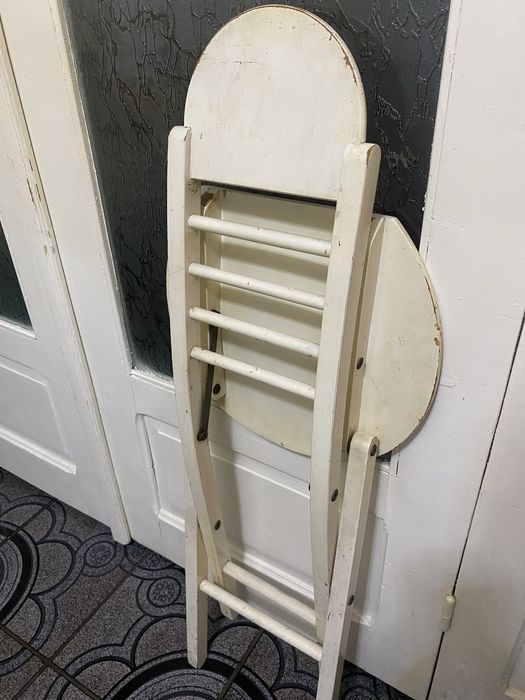 Scaune pliabile din lemn