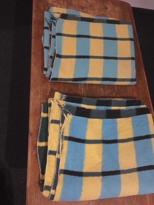 одеала вълнени, по-тънки  148х175 см - 2 бр х 18 лв